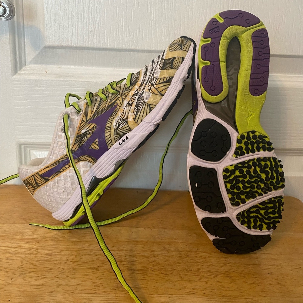 Mizuno-worn twice-Super Comfy sneakers